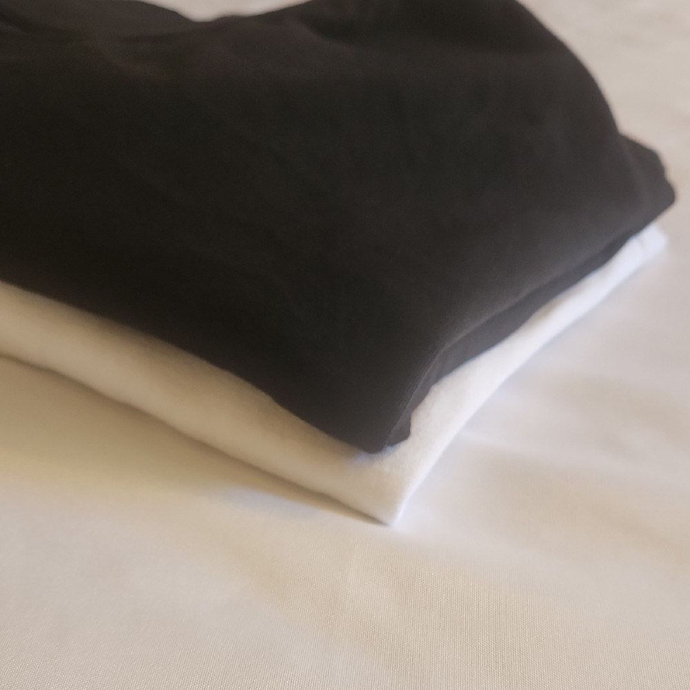 2 pack EUC Black and White H&M Relaxed Fit T-shirts Men's Size XXL Basics